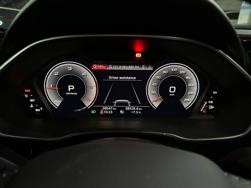 Audi Q3 (F3) 35 TDI Premium Sportback