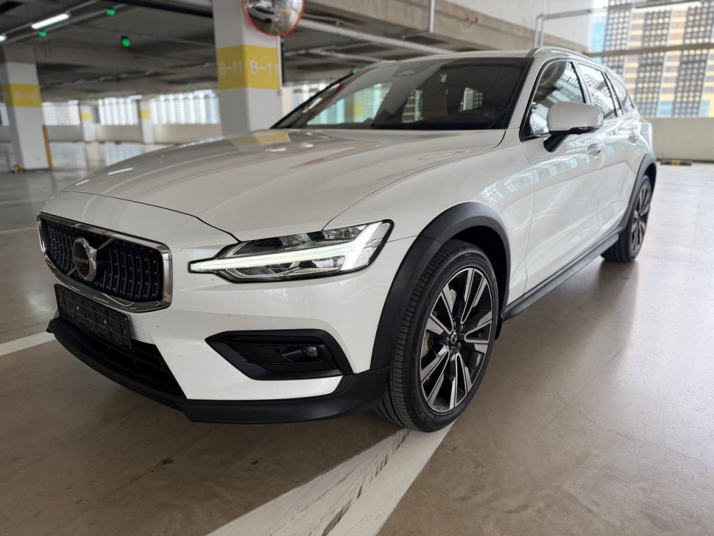 Volvo V60 Cross Country B5 Ultimate AWD