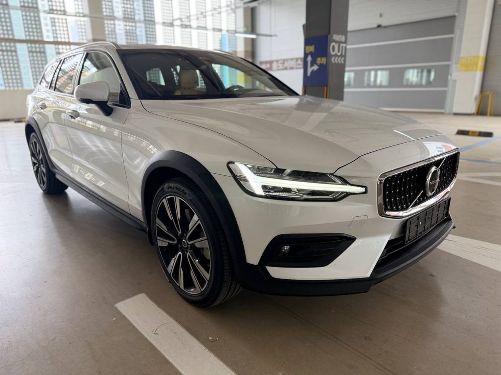 Volvo V60 Cross Country B5 Ultimate AWD