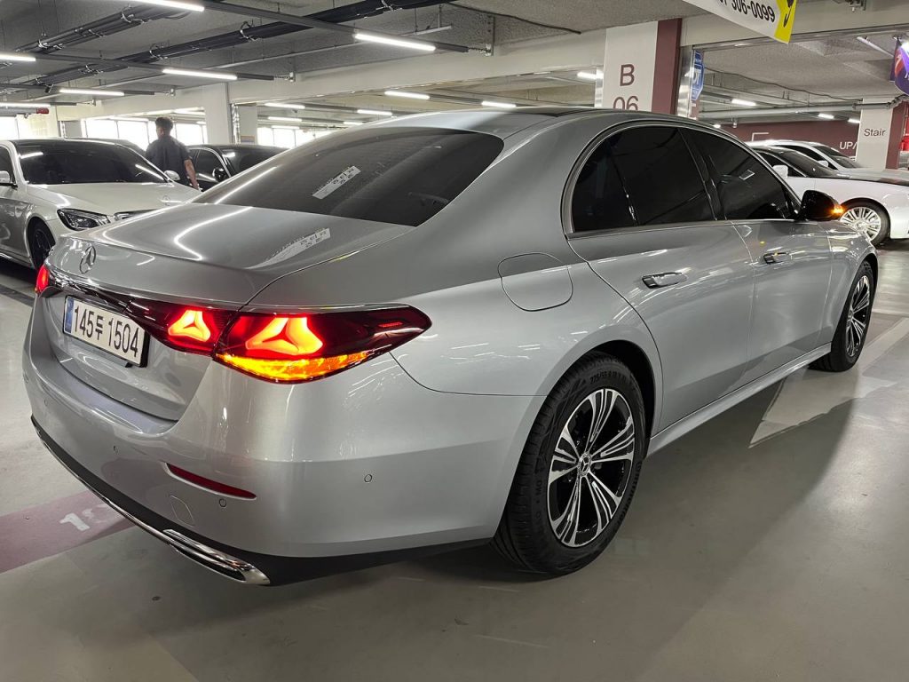 Mercedes Benz E-class W214 E200 Avantgarde