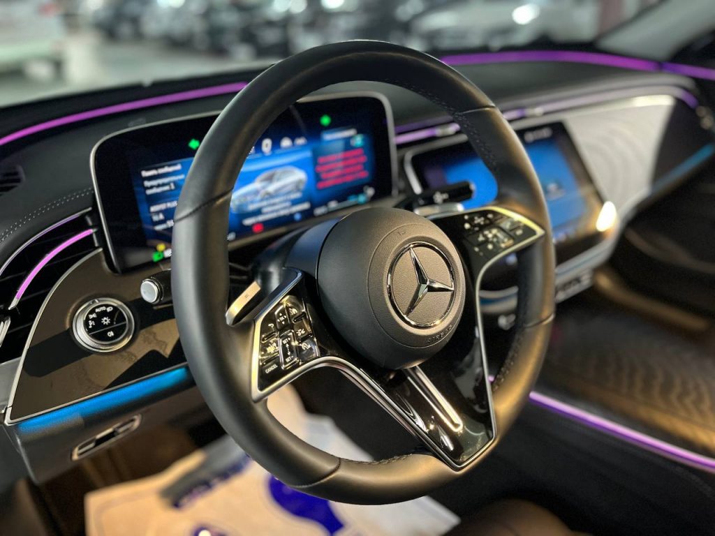 Mercedes Benz E-class W214 E200 Avantgarde