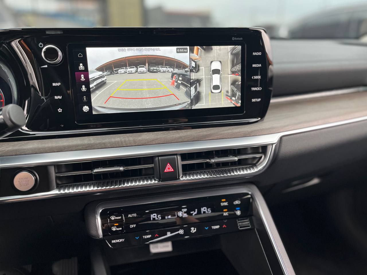 photo_68@28-04-2026_08-27-22