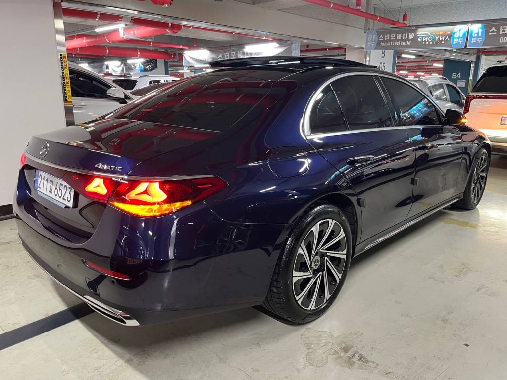 Mercedes Benz E-class W214 E300