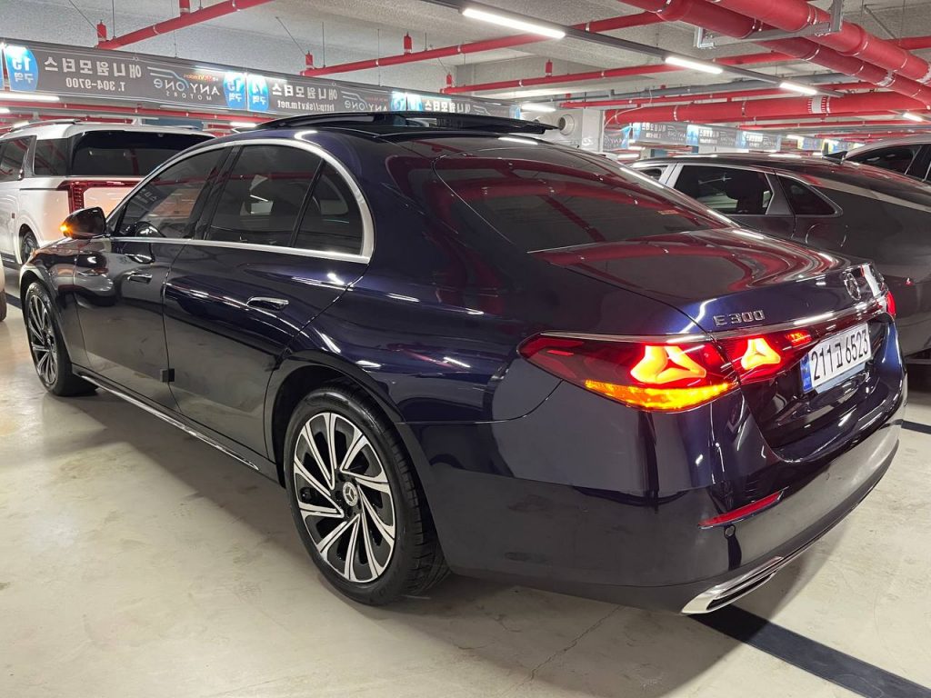 Mercedes Benz E-class W214 E300