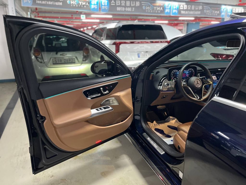 Mercedes Benz E-class W214 E300