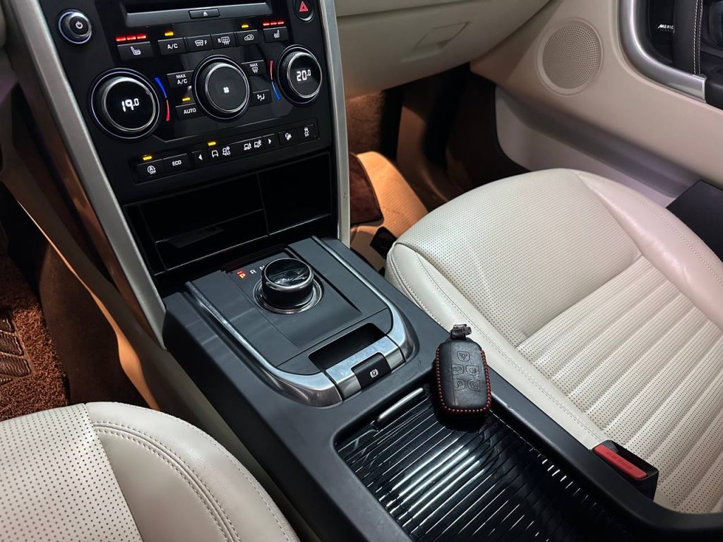 Land Rover Discovery Sport 2.0 TD4 HSE Luxury
