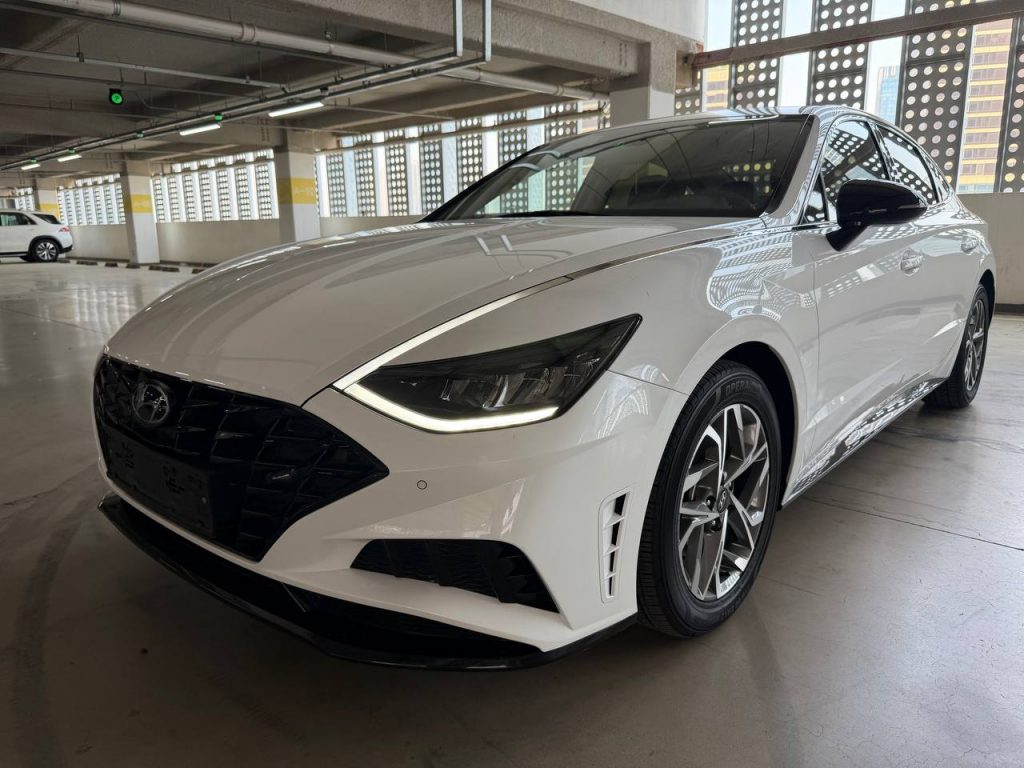 Hyundai Sonata (DN8) 2.0 Premium Plus