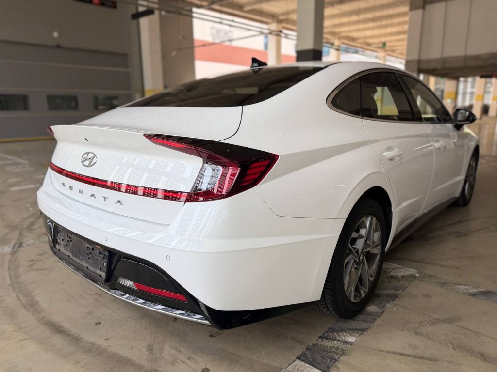 Hyundai Sonata (DN8) 2.0 Premium Plus