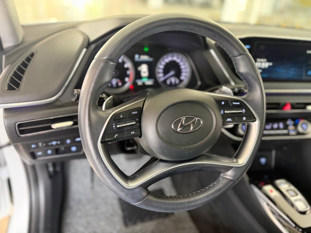 Hyundai Sonata (DN8) 2.0 Premium Plus