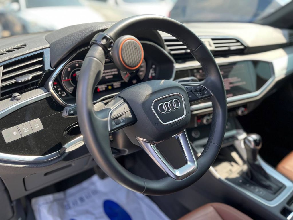 Audi Q3 (F3) 35 TDI Premium