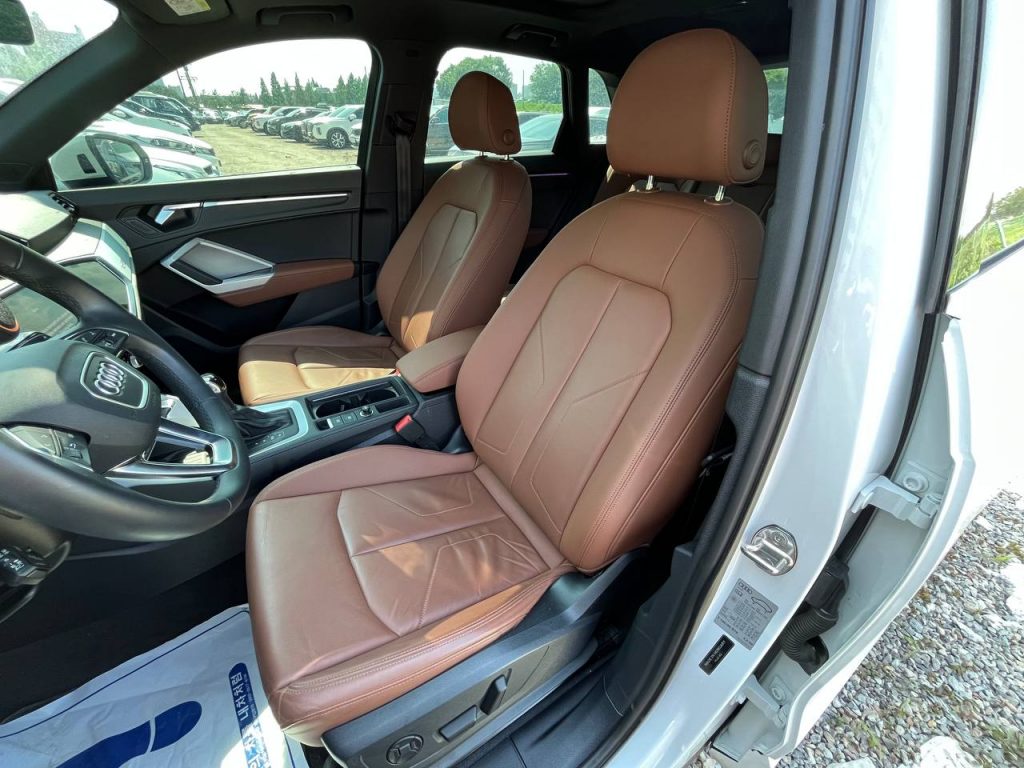Audi Q3 (F3) 35 TDI Premium