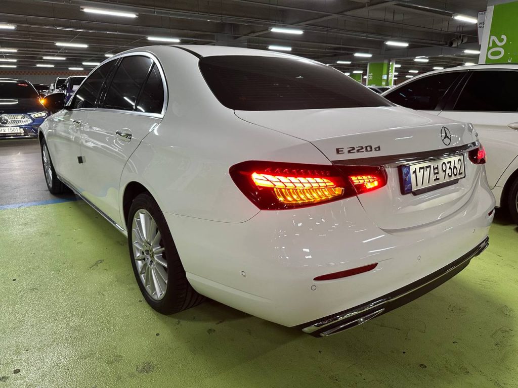 Mercedes Benz E-class W213 E220d 4MATIC Exclusive