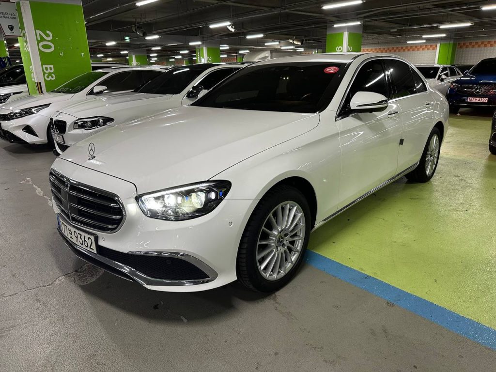 Mercedes Benz E-class W213 E220d 4MATIC Exclusive