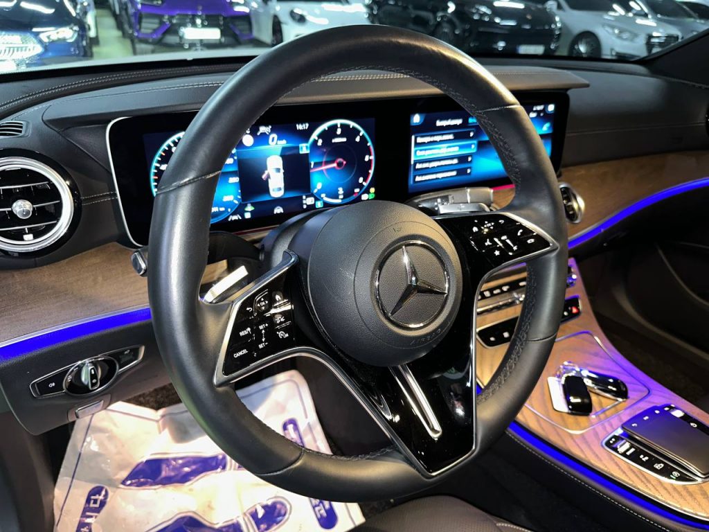 Mercedes Benz E-class W213 E220d 4MATIC Exclusive
