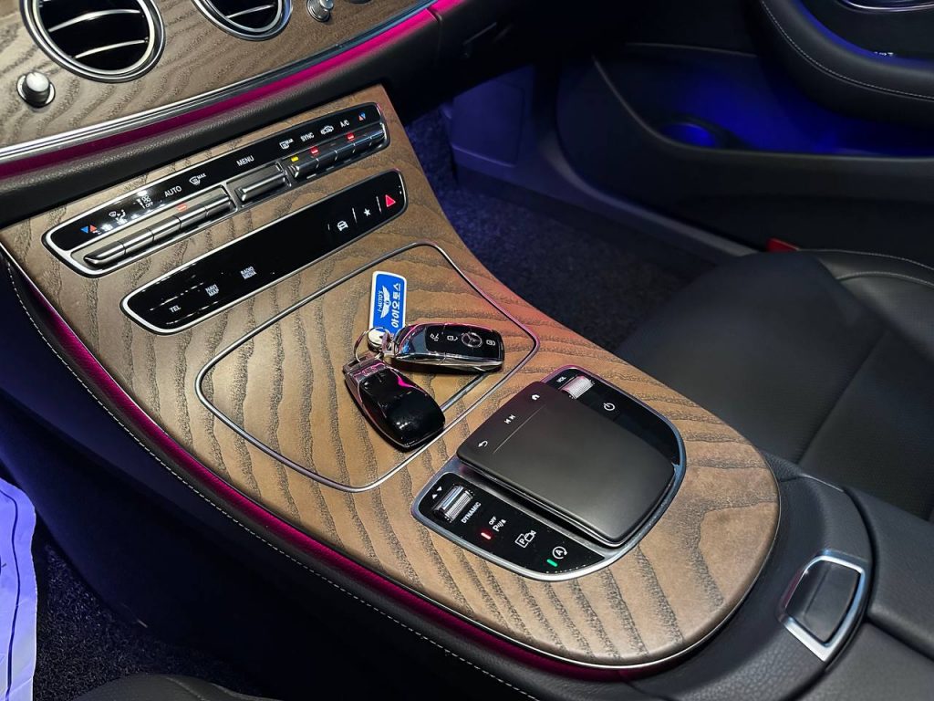 Mercedes Benz E-class W213 E220d 4MATIC Exclusive