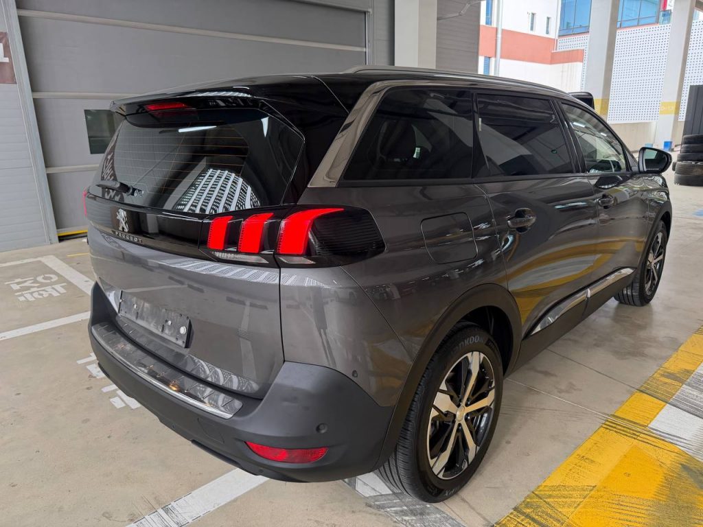 Peugeot 5008 1.5 BlueHDi Allure