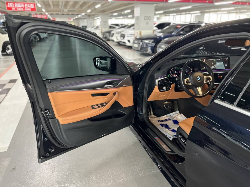 BMW (G30) 520i M Sport