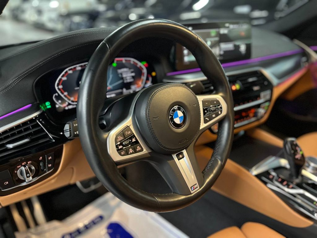 BMW (G30) 520i M Sport