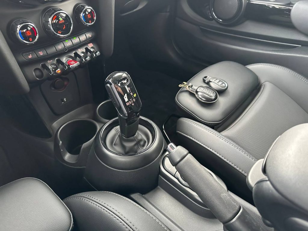 Mini Cooper 3 gen Classic Plus Launch Pack