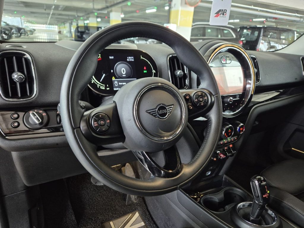 Mini Cooper Countryman 2nd gen HIGH